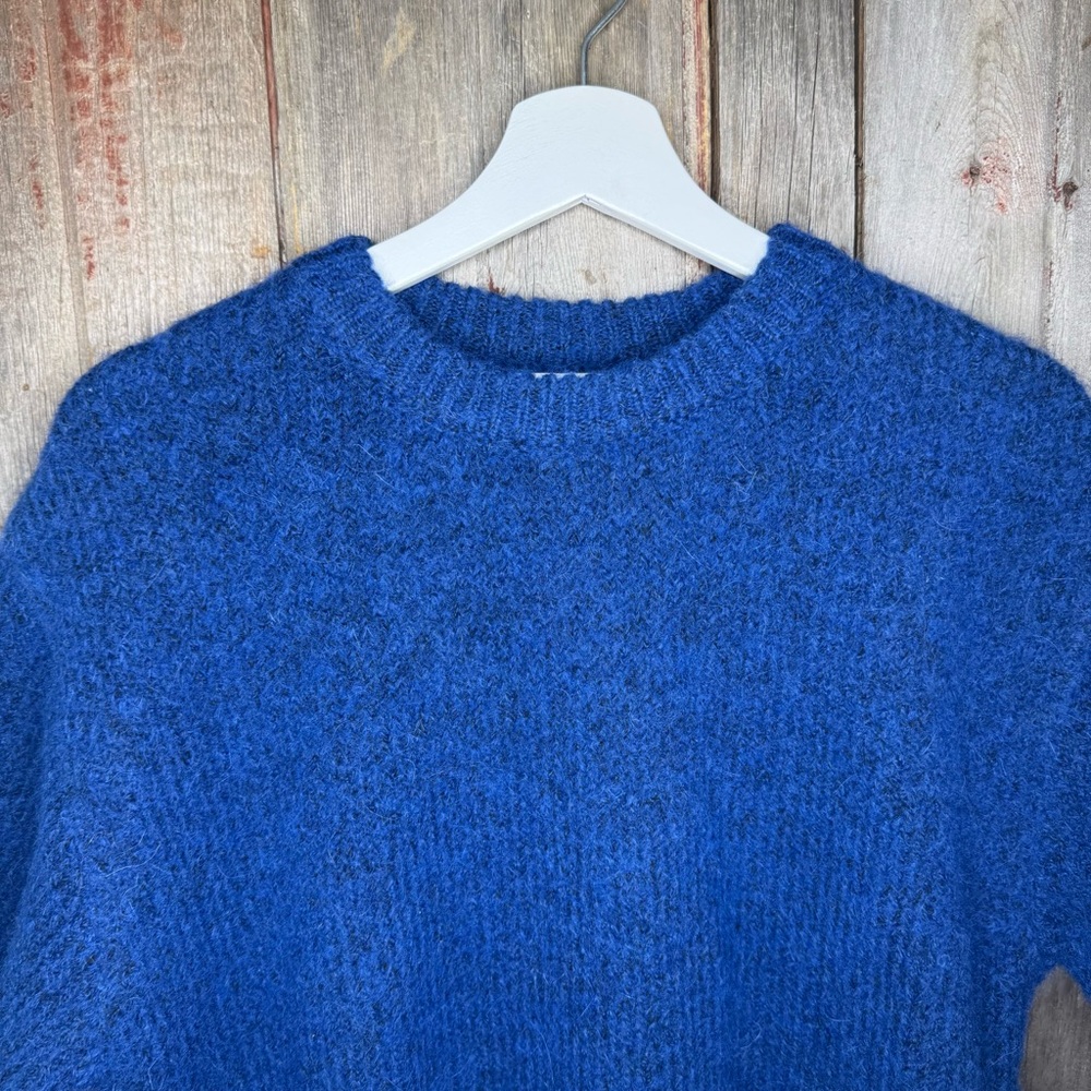 Zara Boxy Short Sleeve Crewneck Sweater in Cobalt Blue
Large - Picture 4 of 11